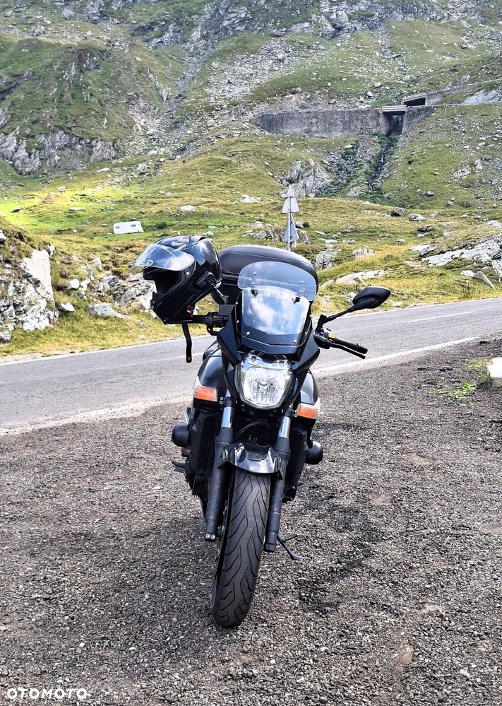 Suzuki GSR - 3