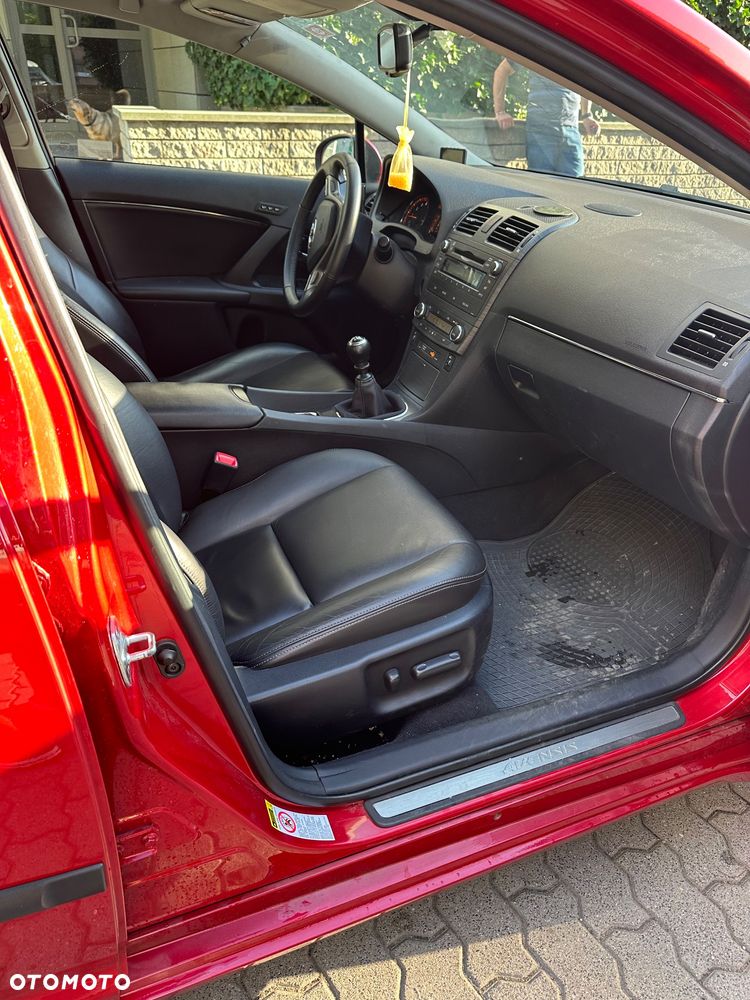 Toyota Avensis 2.0 Premium - 23