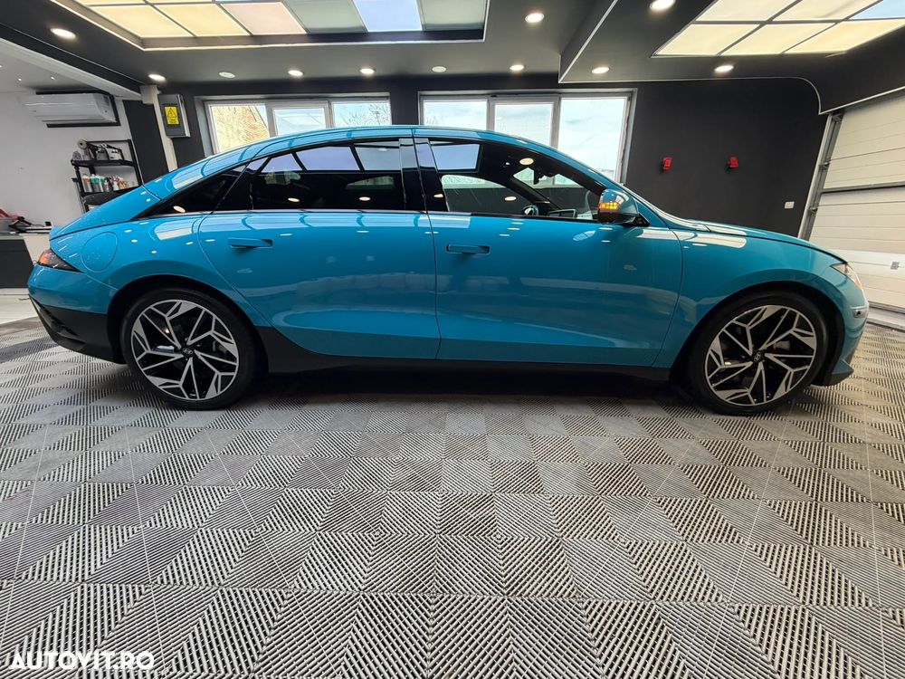 Hyundai IONIQ - 7