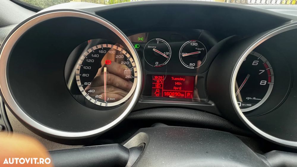 Alfa Romeo Giulietta 1.4 M-Air TCT Distinctive - 5