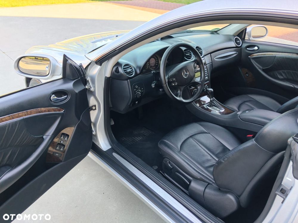 Mercedes-Benz CLK 320 CDI 7G-TRONIC Elegance - 26