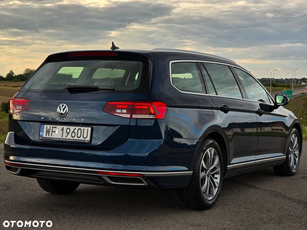 Volkswagen Passat Variant 2.0 TDI EVO Elegance DSG - 11