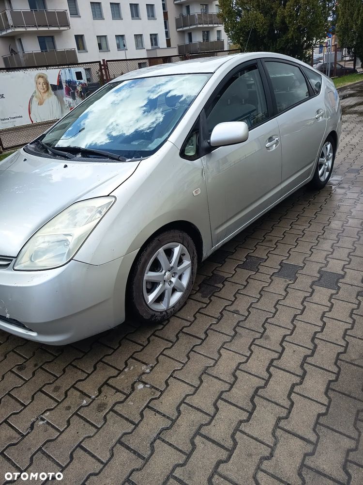 Toyota Prius 1.5 VVT-i Sol - 2