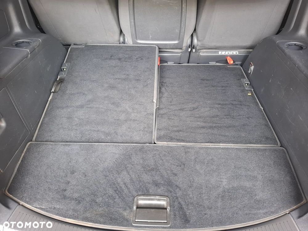 Volkswagen Touran 1.6 Freestyle - 36