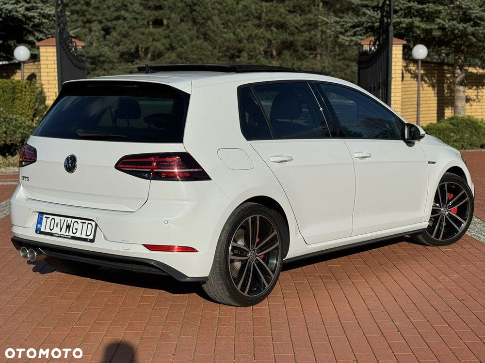 Volkswagen Golf - 14