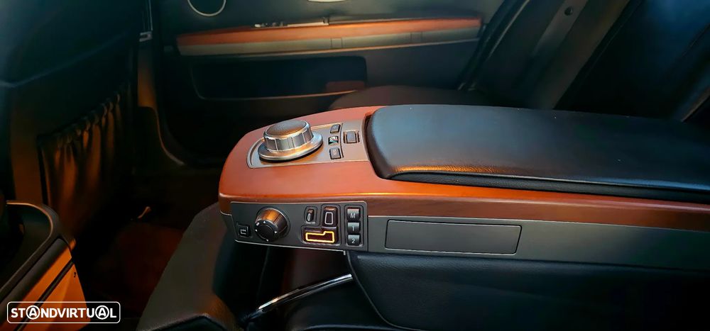 BMW 740 Li - 12