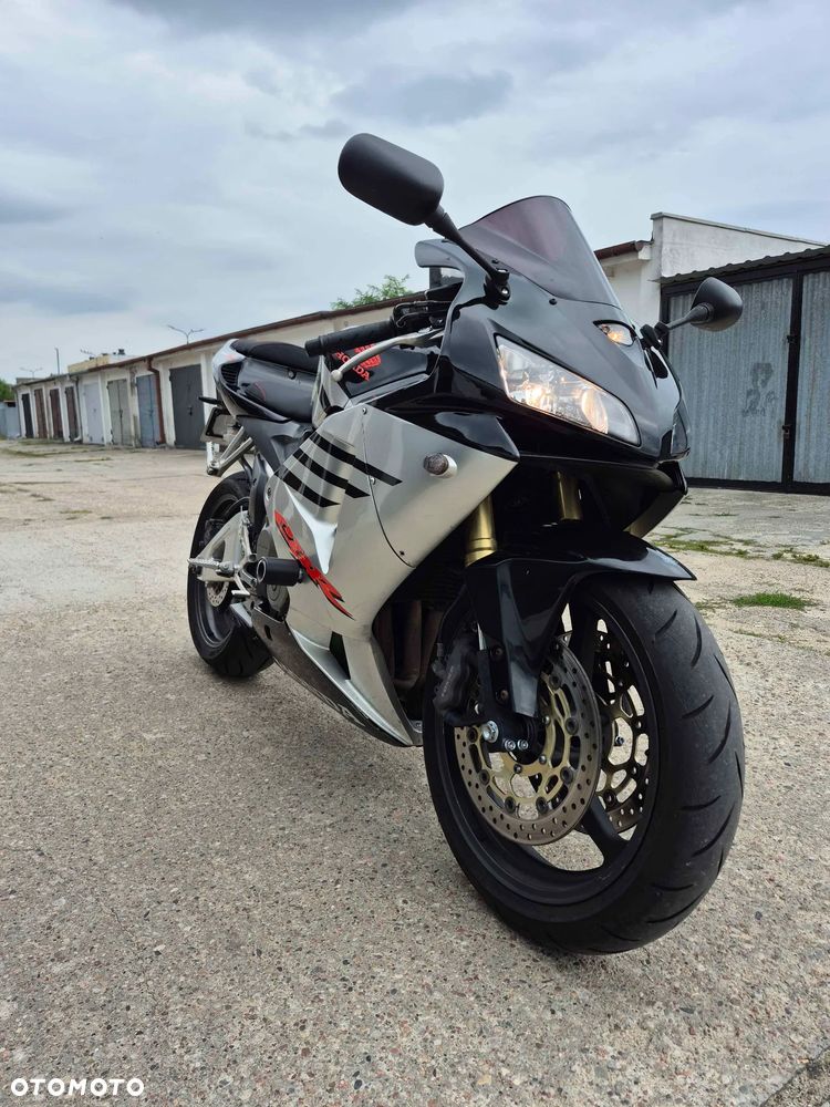 Honda CBR - 9
