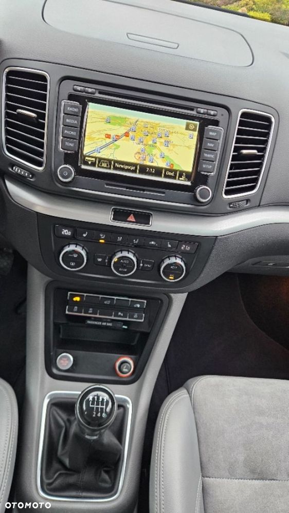 Volkswagen Sharan 2.0 TDI 4Mot Highline - 24