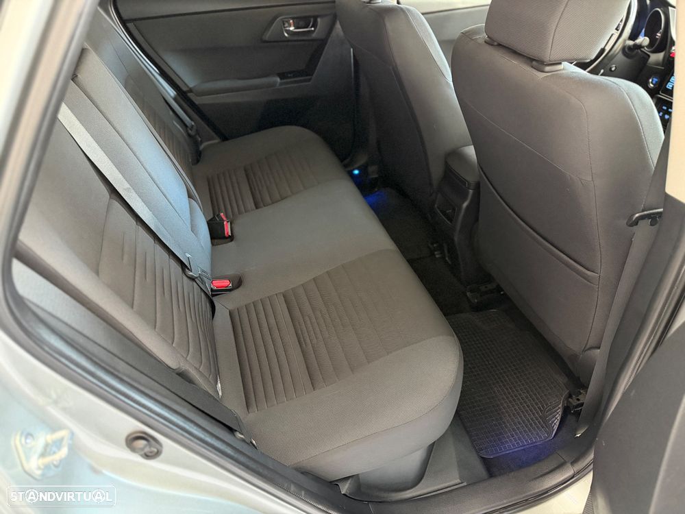 Toyota Auris 1.8 HSD Comfort +P.Sport+Navi - 32
