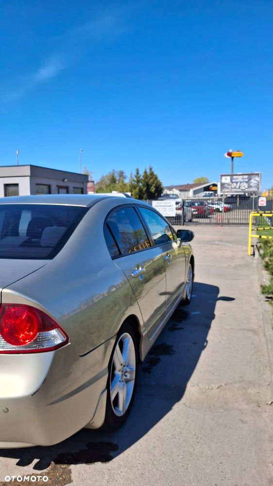Honda Civic 1.8 Executive - 4