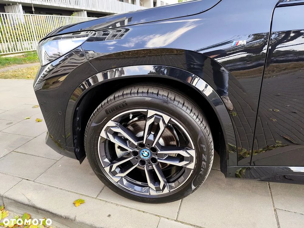 BMW iX1 xDrive30 66.5kWh M Sport - 17
