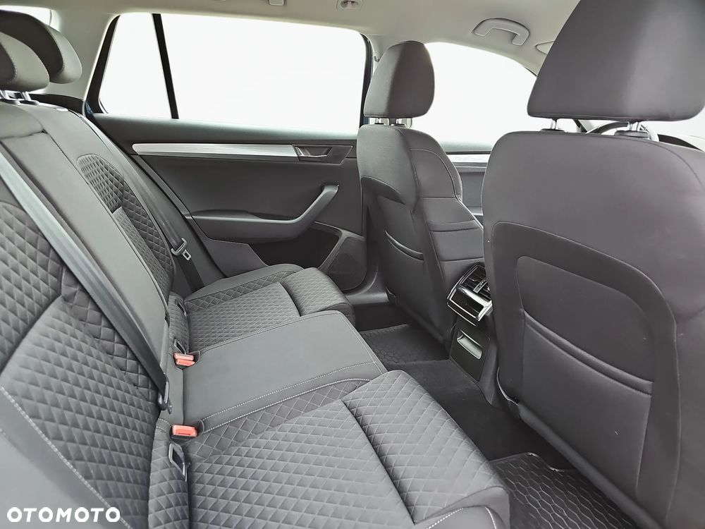 Skoda Superb 2.0 TDI SCR Ambition DSG - 11