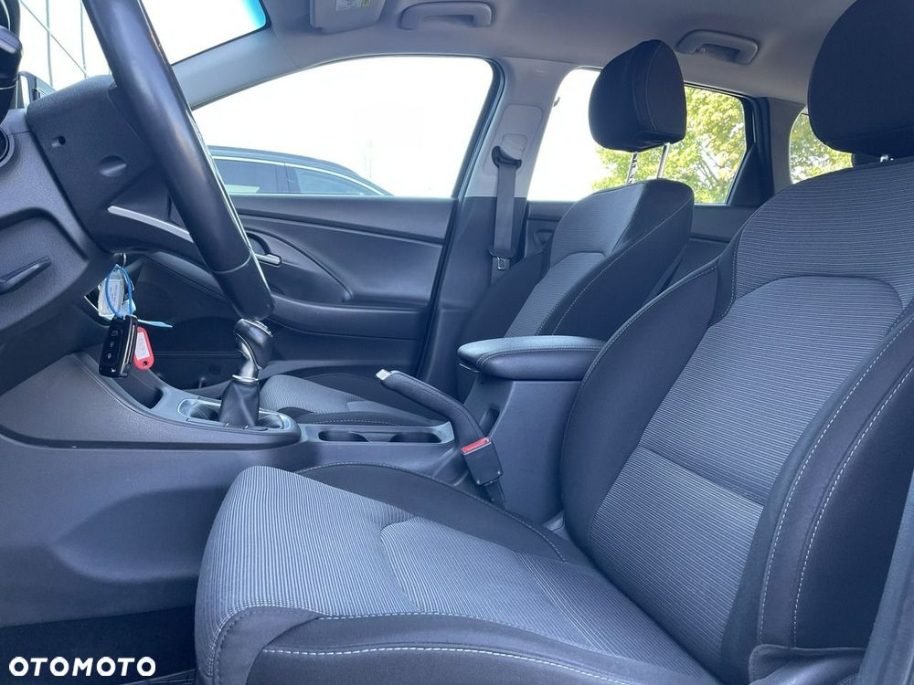 Hyundai i30 1.4 Classic + - 12