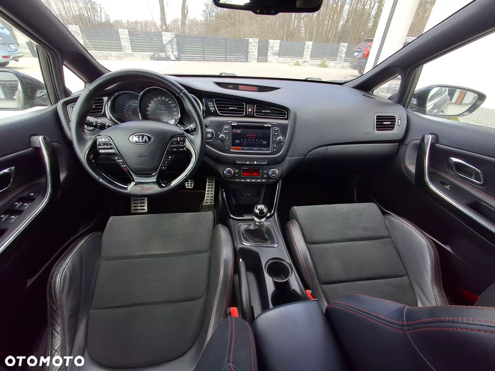 Kia Ceed 1.6 T-GDI GT - 12