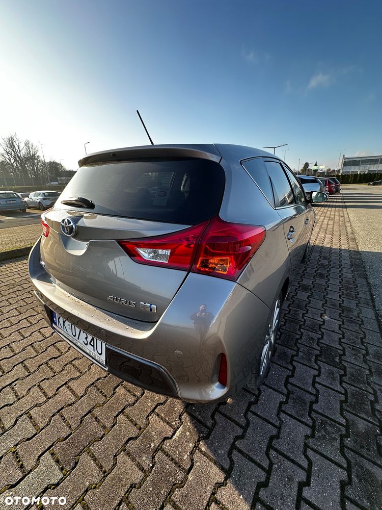 Toyota Auris Hybrid 135 Comfort - 4