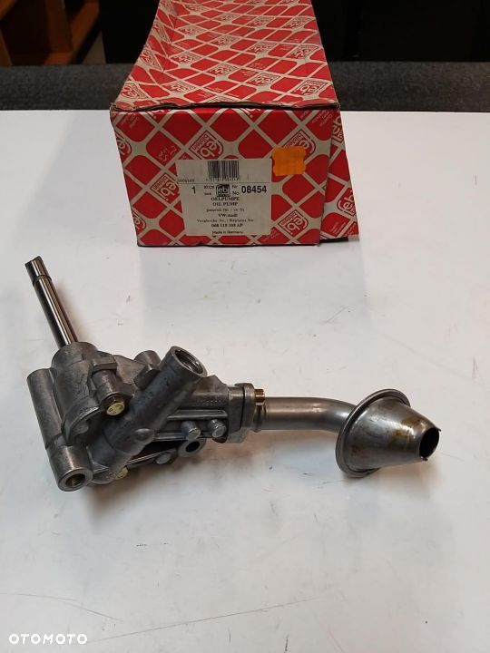 pompa olejowa VW  PASSAT  AUDI 80 1.6 TD 85-87  -88, A80 -89 068 115 105 AC