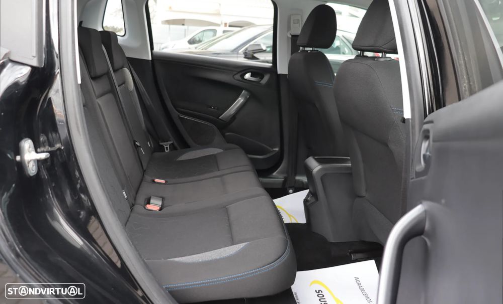 Peugeot 2008 1.2 PureTech Style - 14