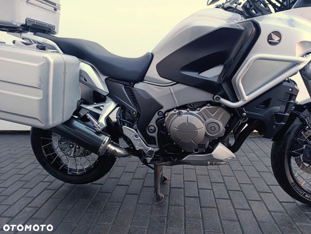 Honda VFR - 27