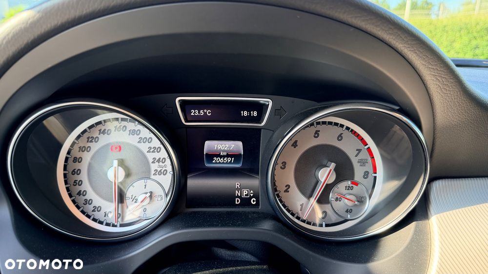 Mercedes-Benz GLA 250 4-Matic - 9