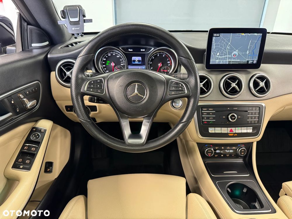 Mercedes-Benz CLA 250 7G-DCT UrbanStyle Edition - 9