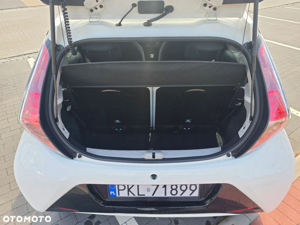 Toyota Aygo x-play touch - 19