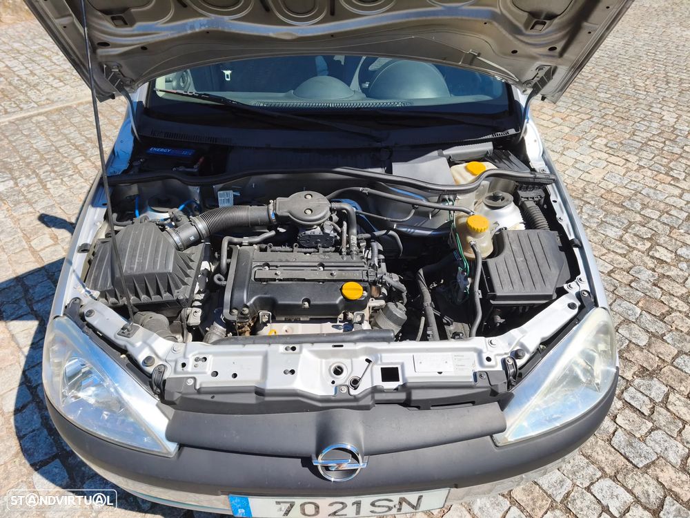 Opel Corsa 1.2 16V Confort - 2