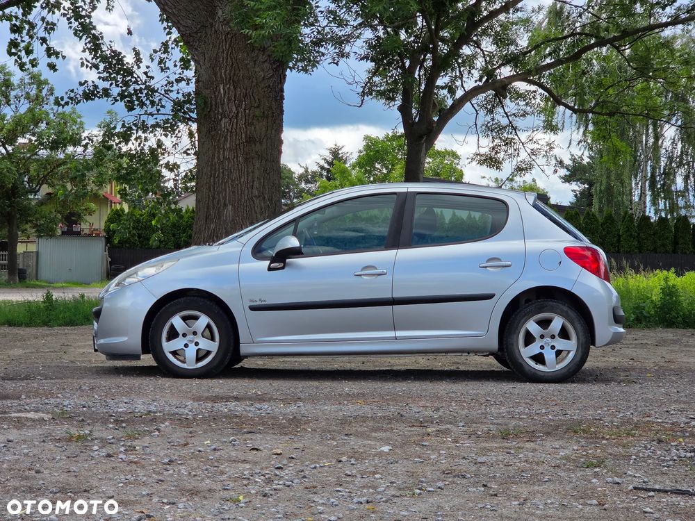 Peugeot 207 1.4 16V Trendy - 3