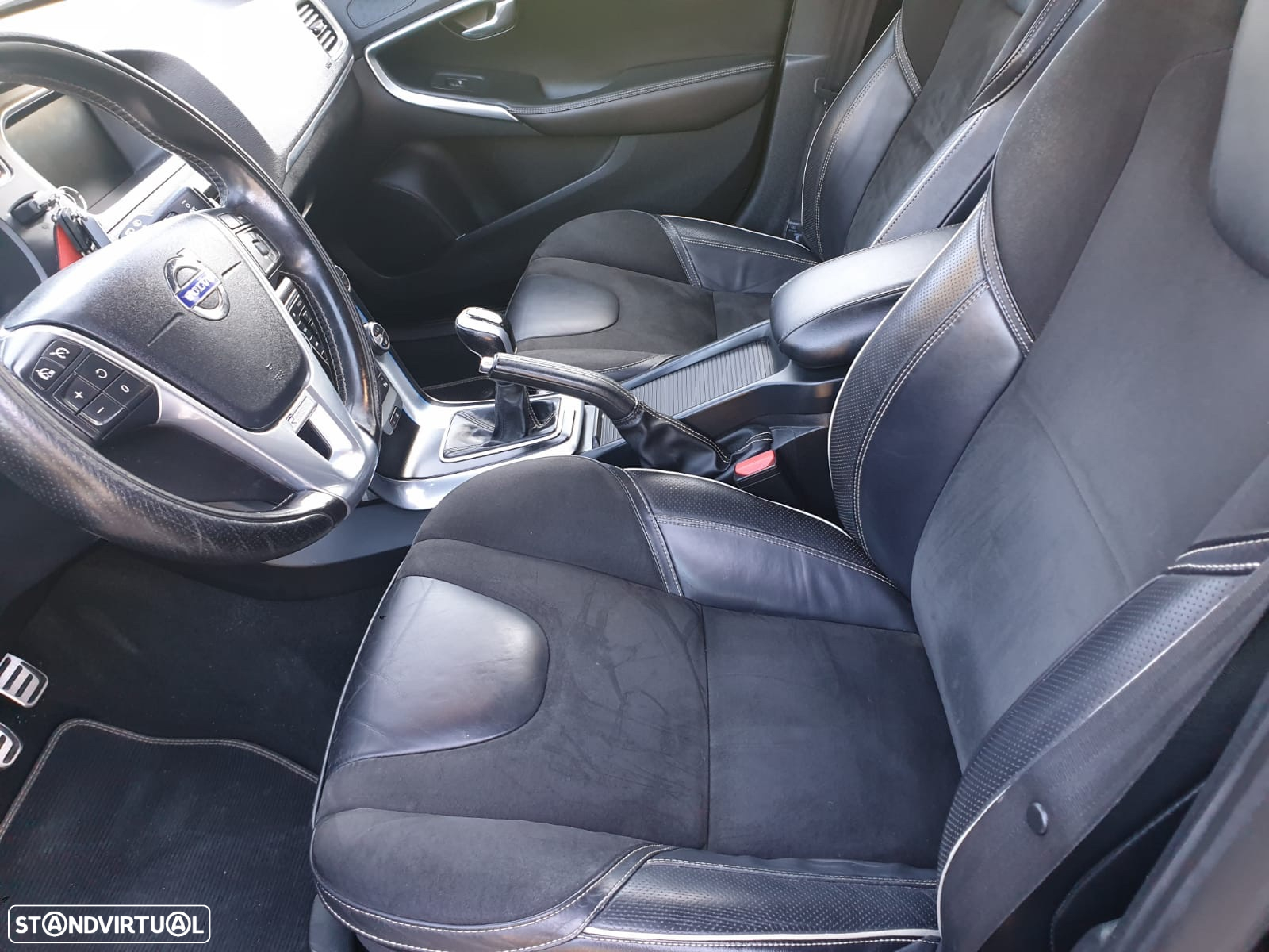 Volvo V40 2.0 D2 R-Design - 12