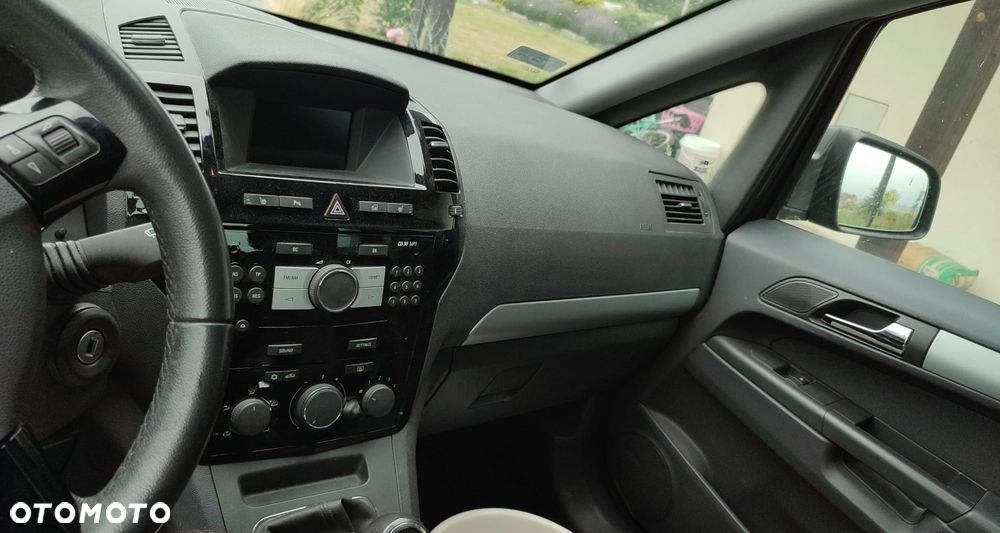 Opel Zafira - 14
