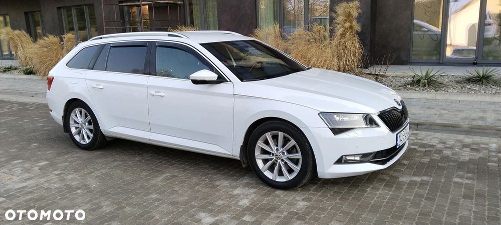 Skoda Superb 2.0 TDI DSG Sportline - 21