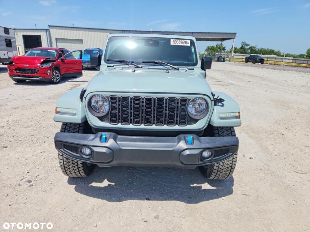 Jeep Wrangler - 5