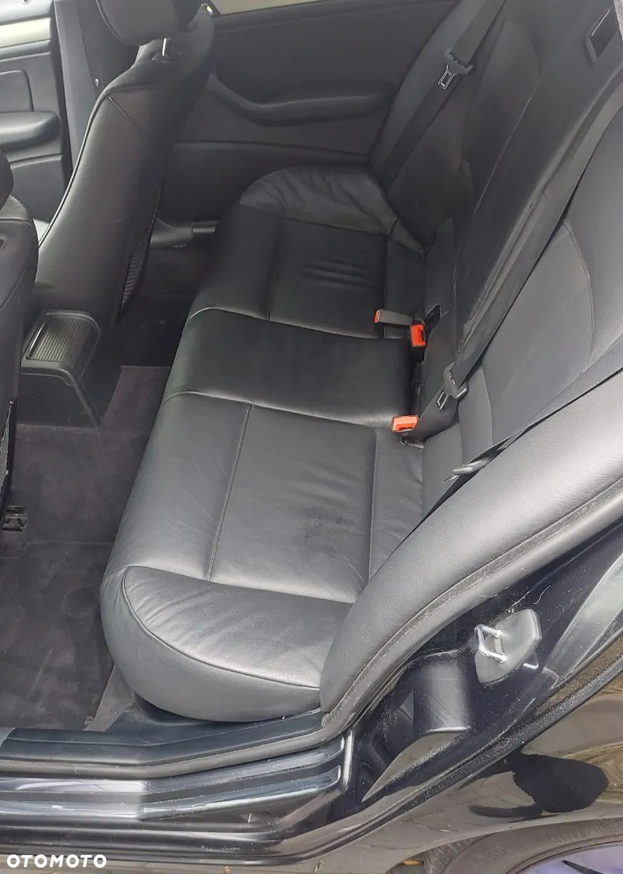 BMW Seria 3 320i Touring - 23