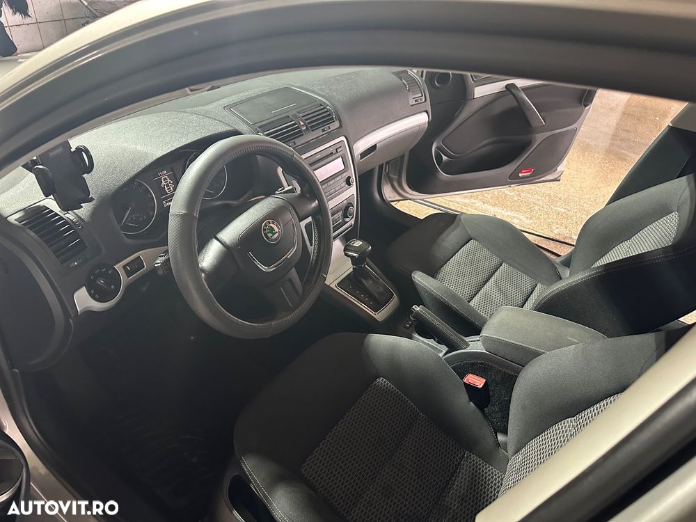 Skoda Octavia 1.6 TDI DPF DSG Elegance - 3