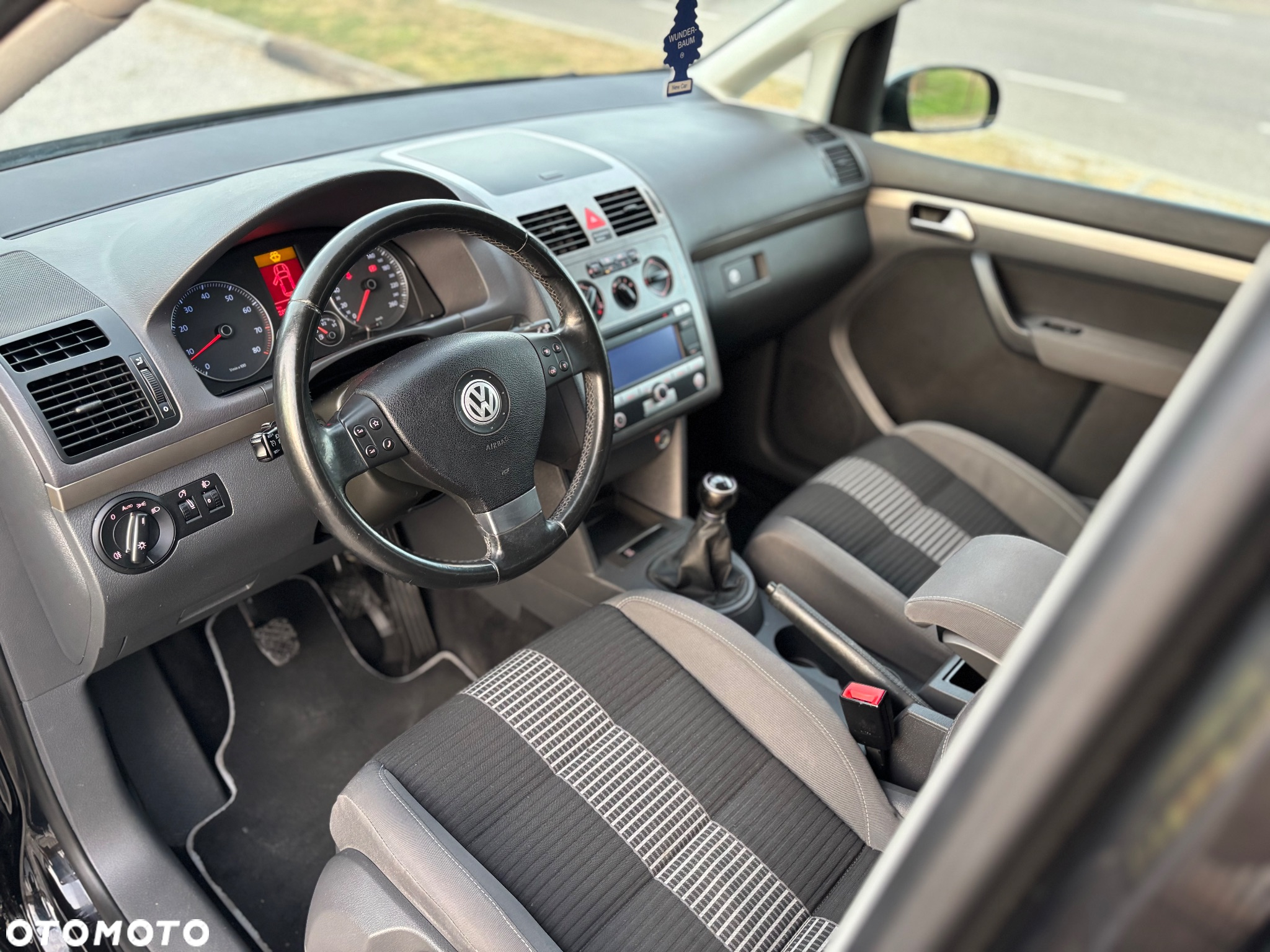 Volkswagen Touran - 6