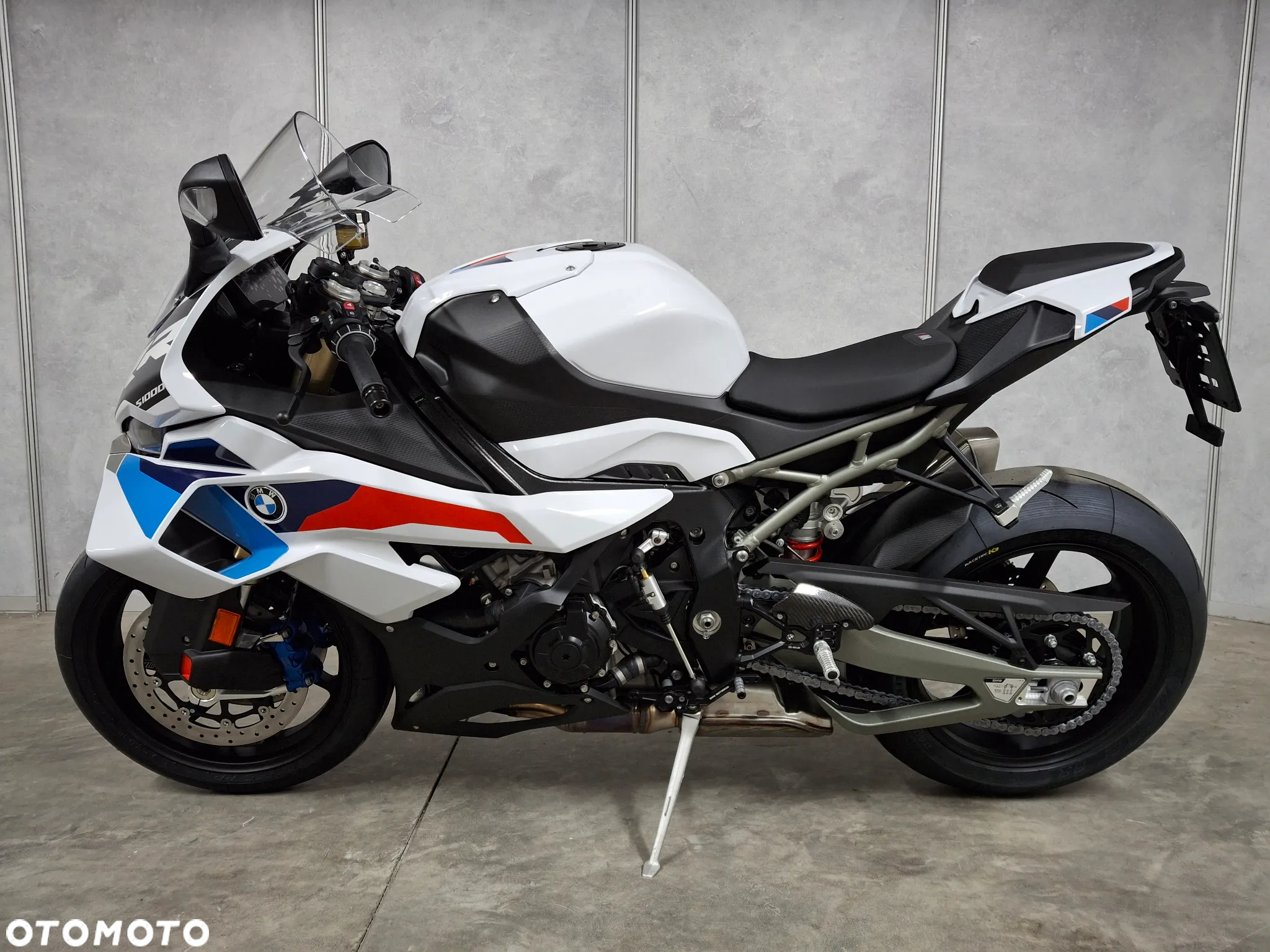 BMW S - 5