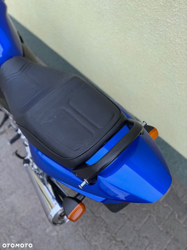 Suzuki GSX - 22