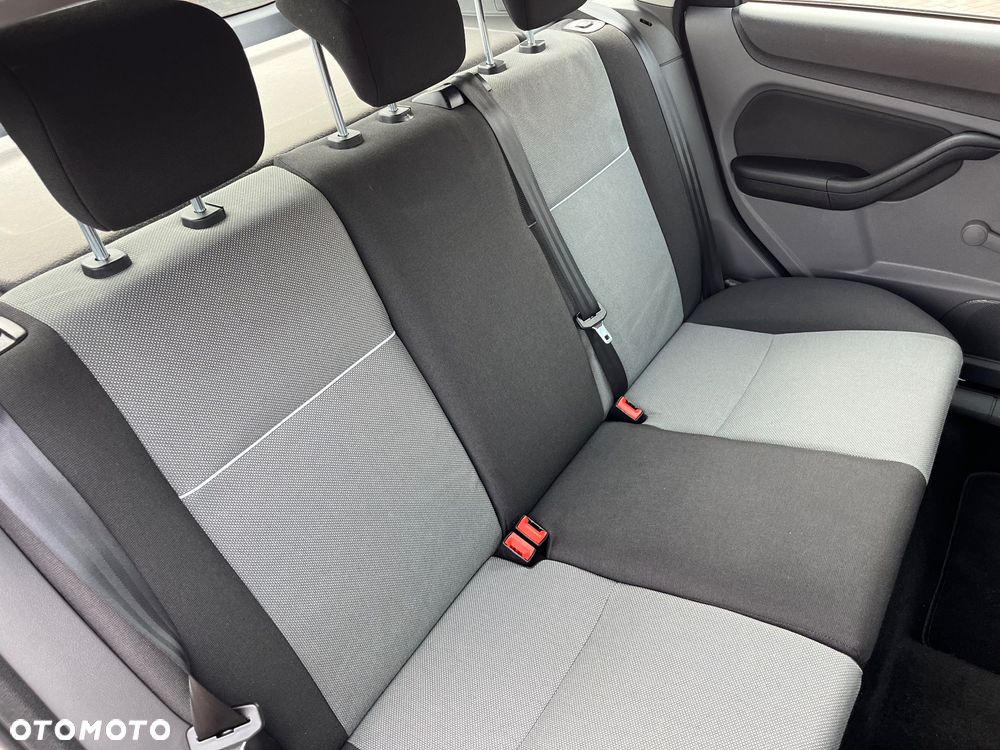 Ford Focus 1.6 Ti-VCT Trend + - 17