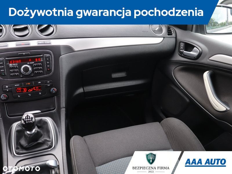 Ford S-Max - 10