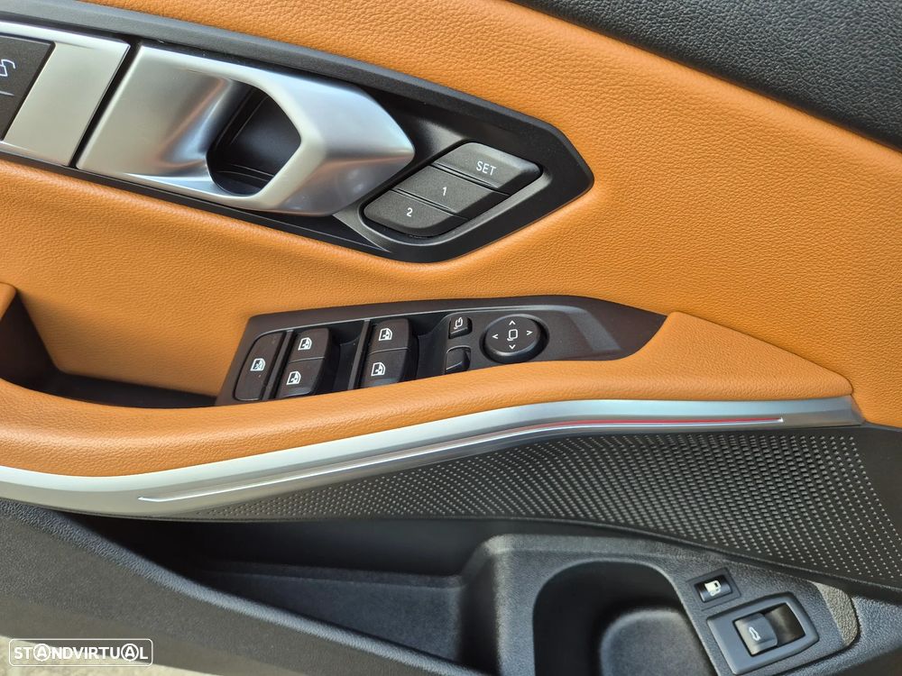 BMW 320 e Touring Line Luxury Auto - 18