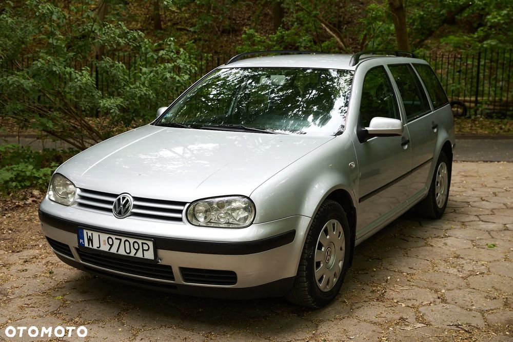 Volkswagen Golf - 1