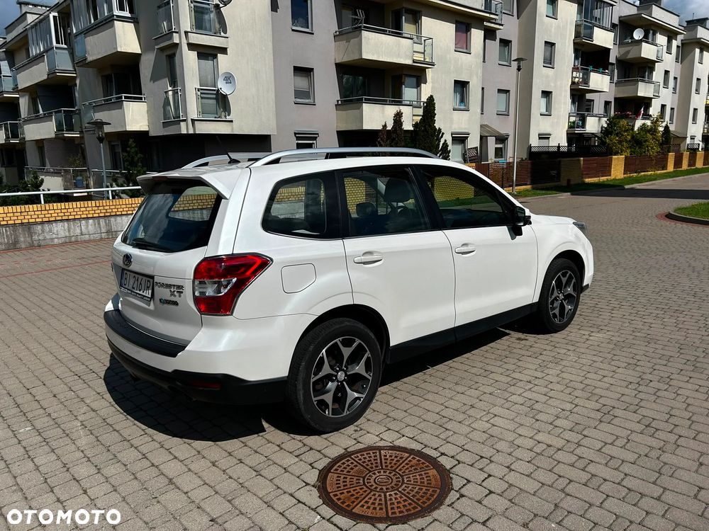 Subaru Forester 2.0XT Platinum Lineartronic - 4