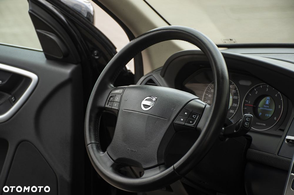 Volvo XC 60 D5 AWD Momentum - 32