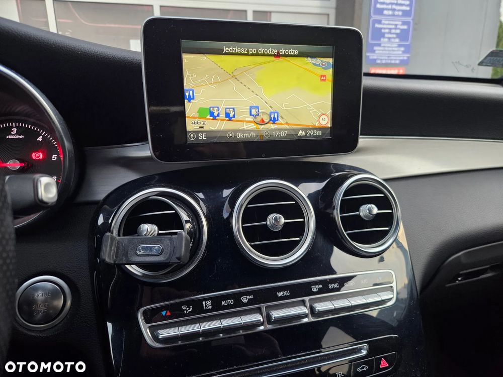 Mercedes-Benz GLC 220 d 4Matic 9G-TRONIC AMG Line - 19