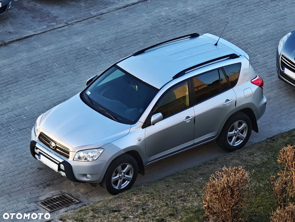 Toyota RAV4 2.2 D-4D Luna - 1