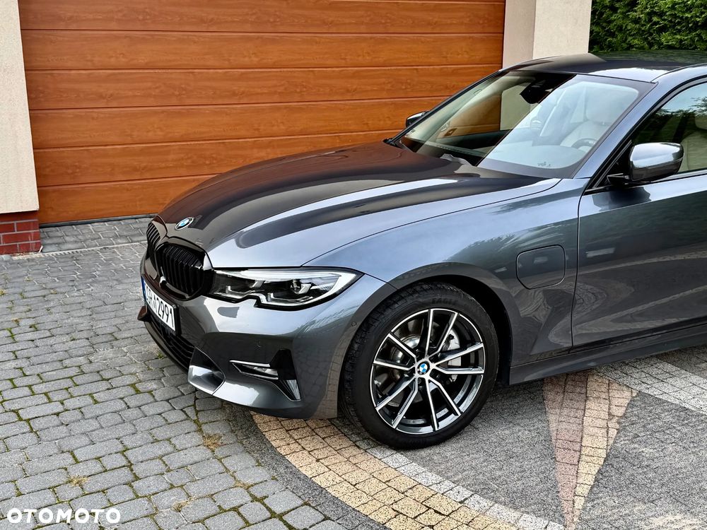 BMW 330E 2019 photo 4