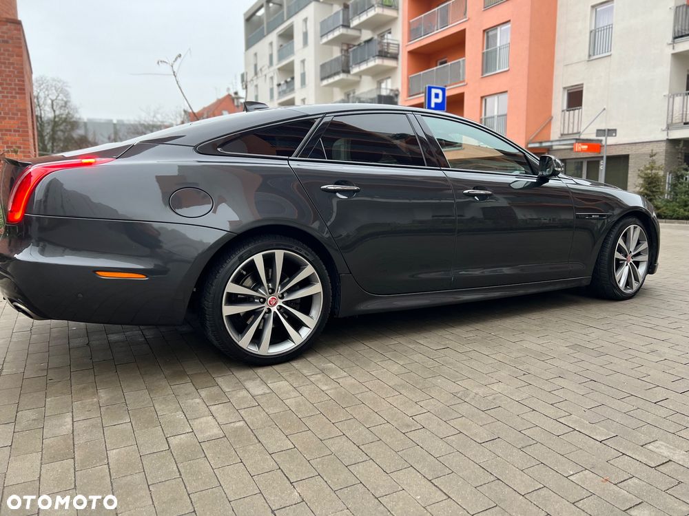 Jaguar XJ - 1