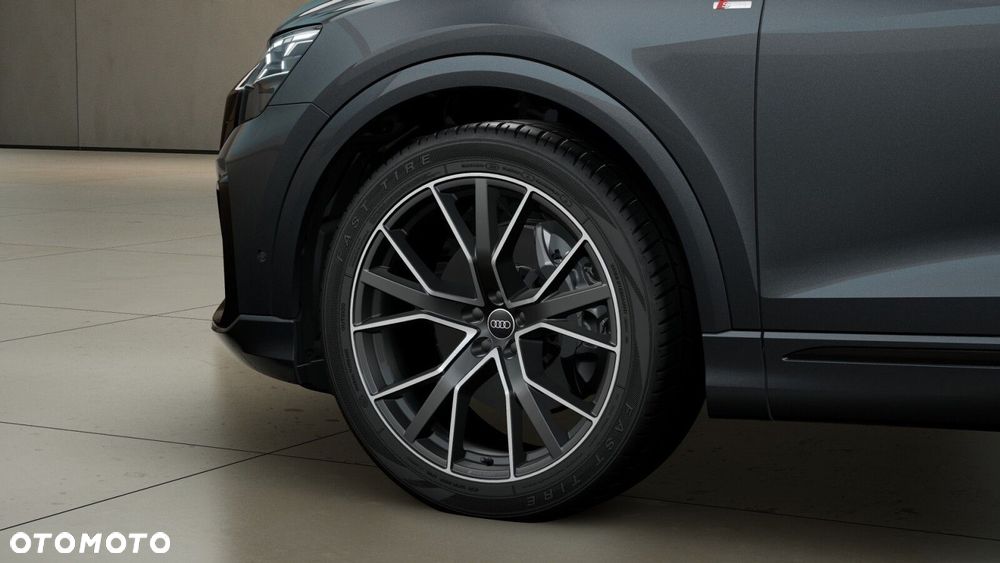 Audi Q8 - 8