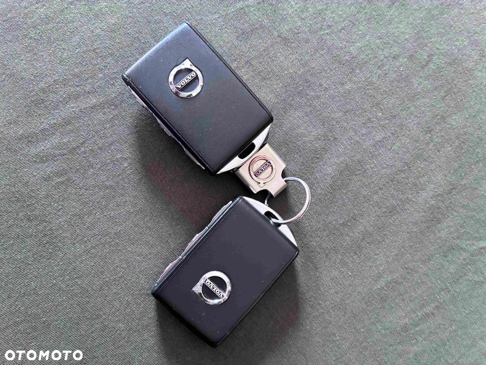 Volvo V90 D4 AWD Momentum - 22
