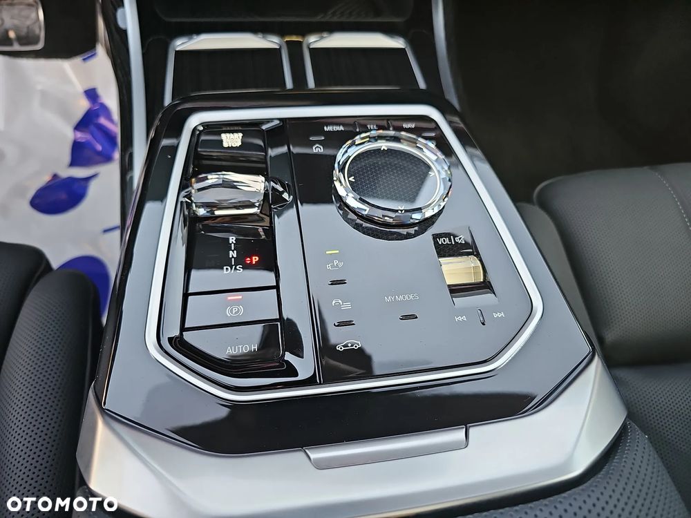 BMW Seria 7 750e PHEV xDrive sport - 29