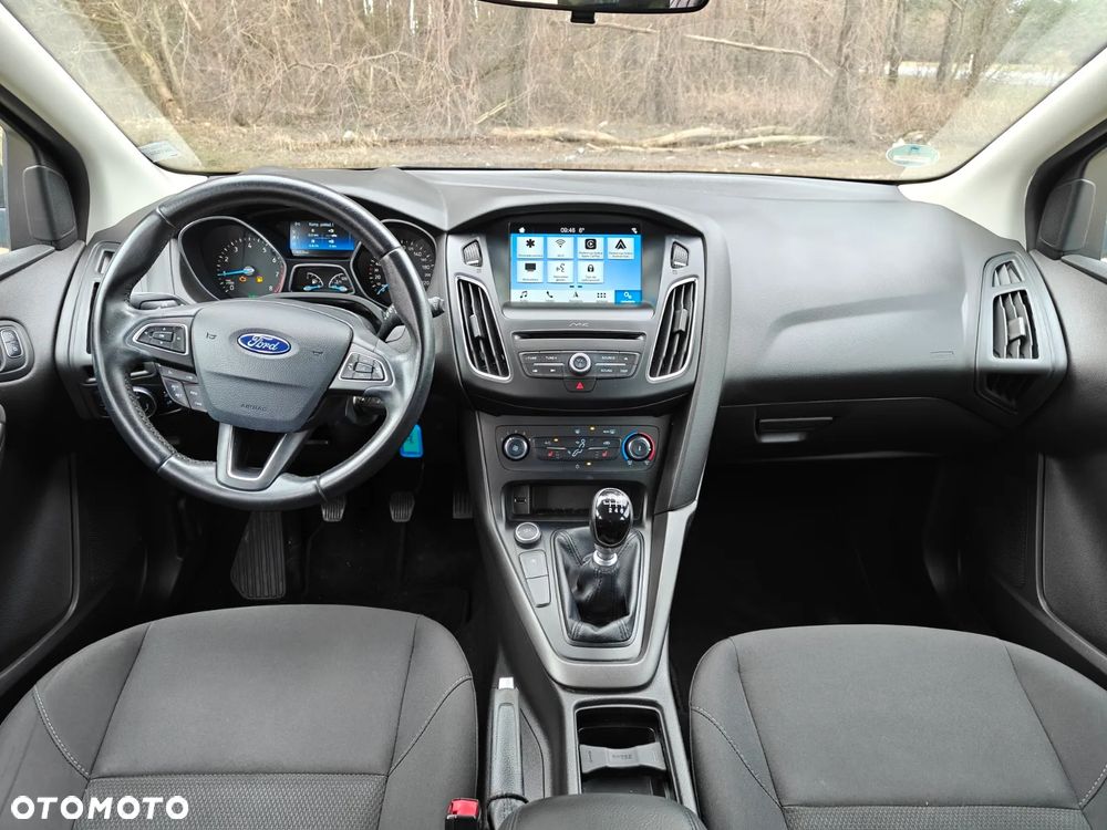 Ford Focus SW - 12